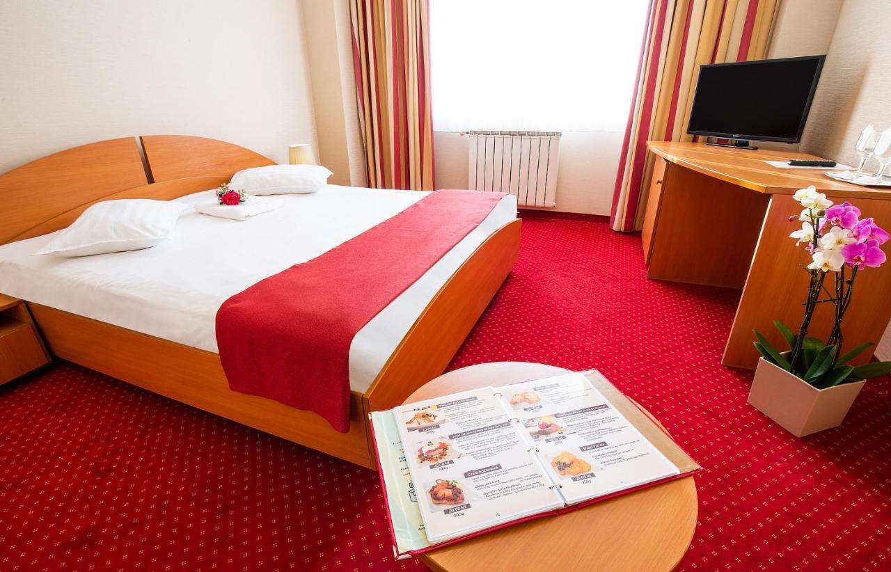 Hotel Dana Satu Mare Exterior photo