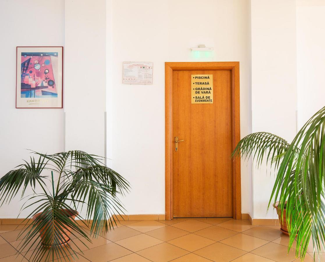 Hotel Dana Satu Mare Exterior photo